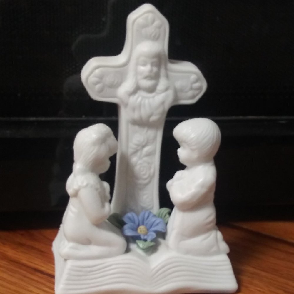 VTG Praying children kids Cross Crucifix Jesus EUC